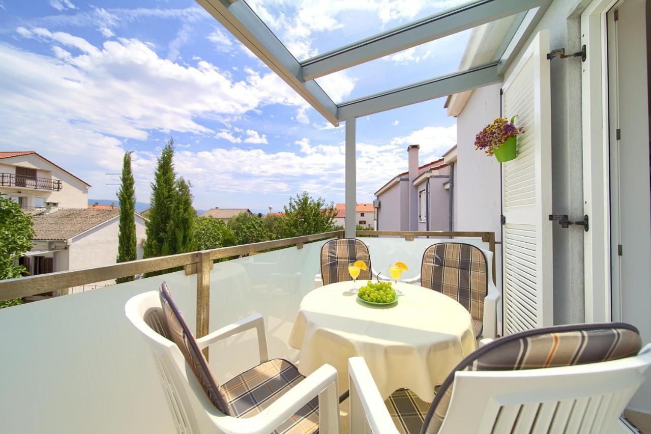 Apartment Anja Krk Town Eksteriør bilde