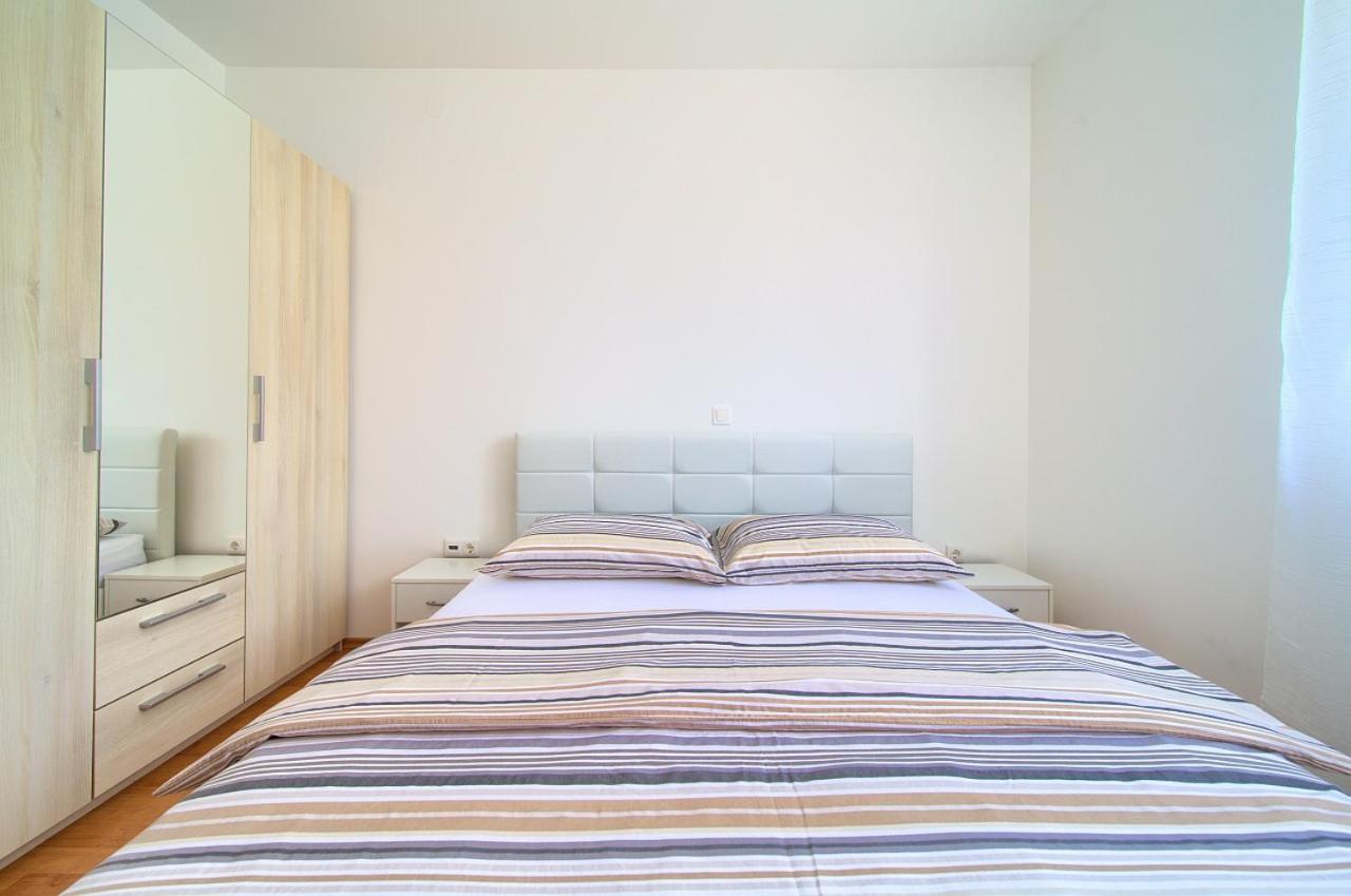 Apartment Anja Krk Town Eksteriør bilde